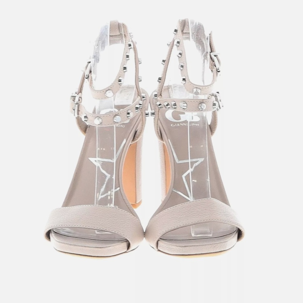 Gianni Bini Rockstud Ivory Woman’s Heels - size 6.5